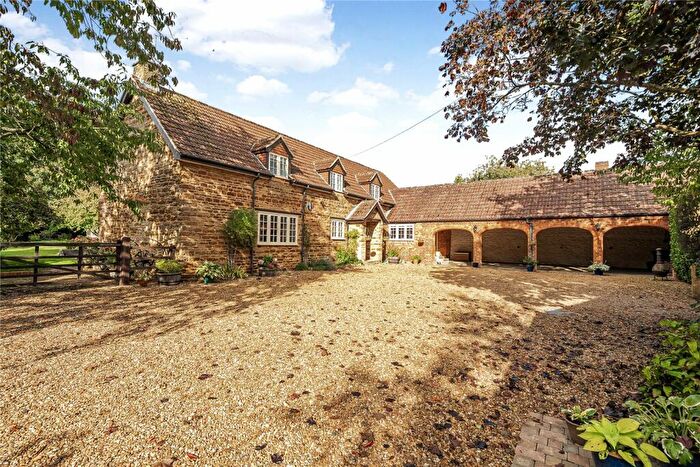 4 Bedroom Detached House For Sale In Holcot Road, Walgrave, Northamptonshire, NN6