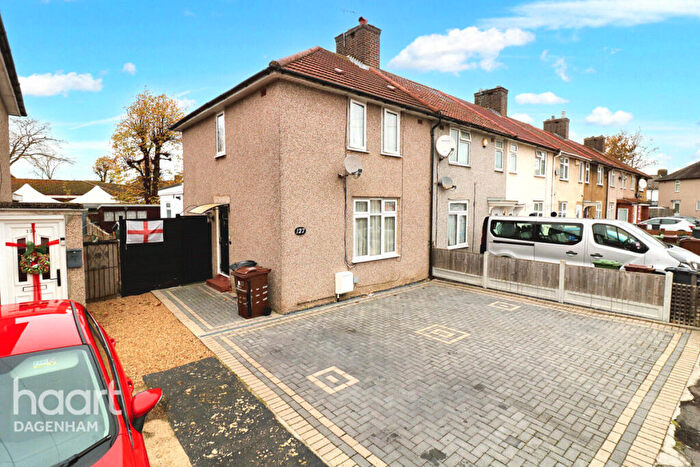 3 Bedroom End Of Terrace House For Sale In Davington Road, Dagenham, RM8