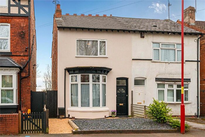 3 Bedroom Semi Detached House For Sale In Oval Road, Birmingham, West Midlands, B24