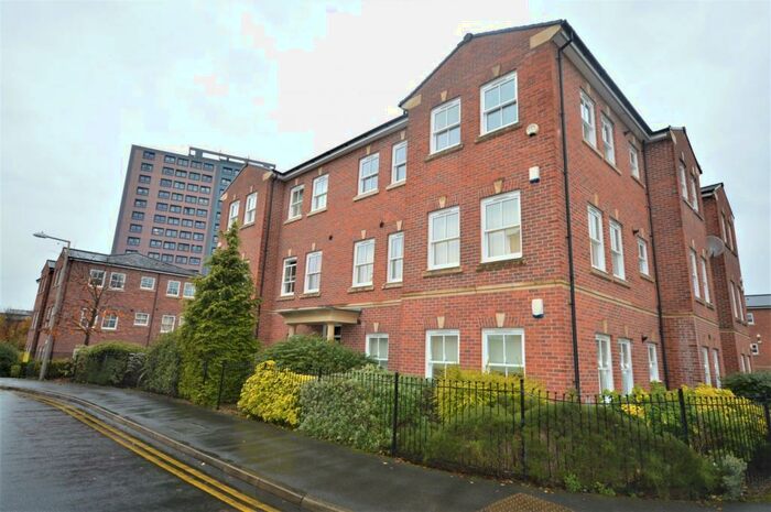 2 Bedroom Apartment To Rent In Hatters Court, Higher Hillgate, Stockport, SK1
