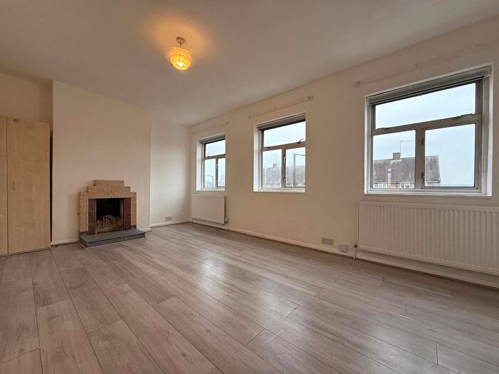 3 Bedroom Property To Rent In Hertford Road, Enfield, EN3