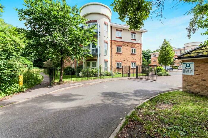 2 Bedroom Flat To Rent In Copeland House, Rathlin Road, RH11