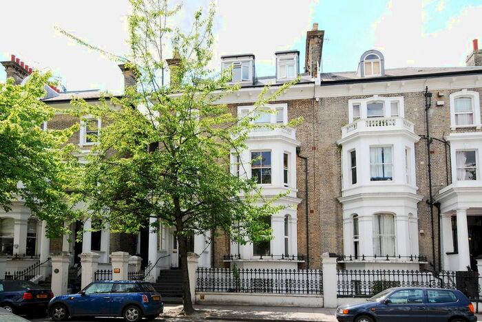 2 Bedroom Maisonette To Rent In Redcliffe Gardens, Chelsea, London, SW10