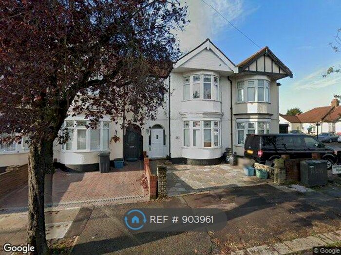3 Bedroom Terraced House To Rent In Waterloo Road, Ilford, IG6