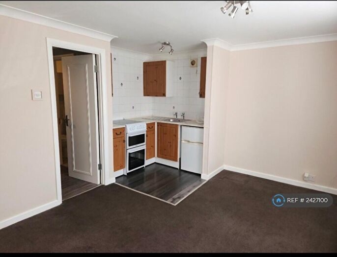 Studio To Rent In Greenfield Road, Dagenham, RM9