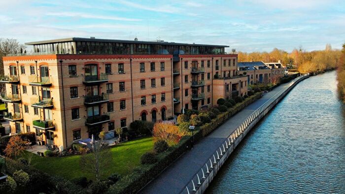 2 Bedroom Flat For Sale In Taplow Riverside, Taplow, SL6