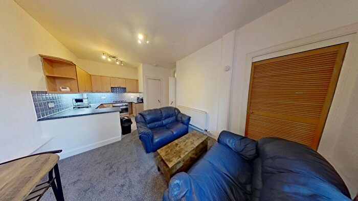 2 Bedroom Flat To Rent In Temple Park Crescent, Edinburgh, EH11