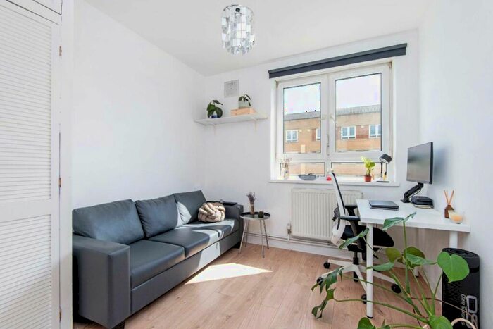 2 Bedroom Flat To Rent In Darling Row, Whitechapel, E1
