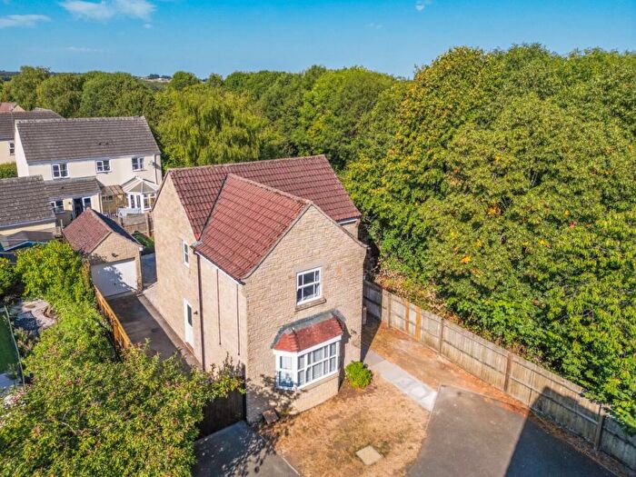 4 Bedroom Detached House To Rent In Honeysuckle Close Calne, SN11