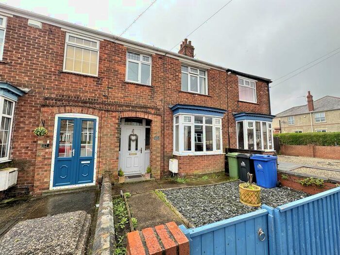 3 Bedroom Terraced House To Rent In Ashtree Avenue, Grimsby, DN34