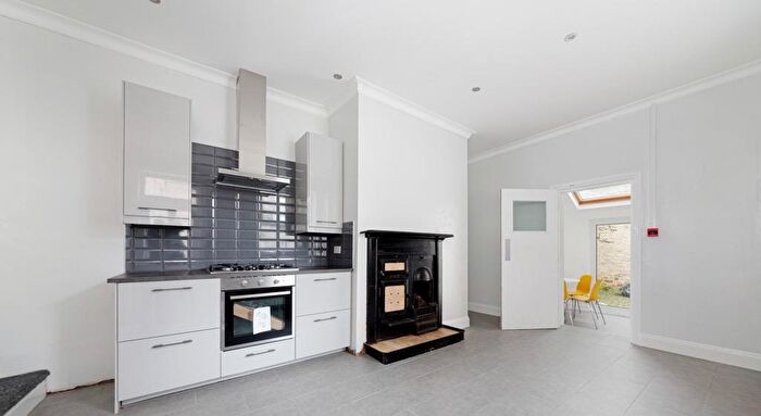 7 Bedroom Terraced House To Rent In Otterburn Terrace, Newcastle Upon Tyne, NE2