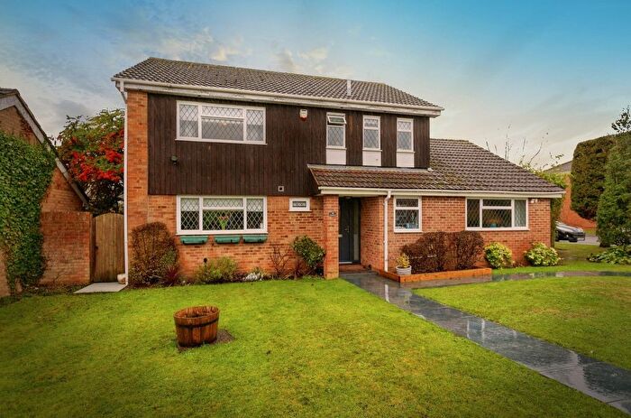 4 Bedroom Detached House For Sale In Cranbrook Drive, Maidenhead, Berkshire, SL6