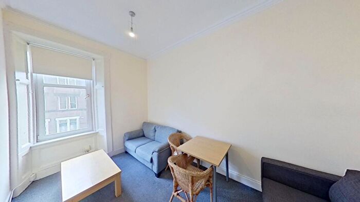 3 Bedroom Flat To Rent In Murieston Crescent, Edinburgh, EH11