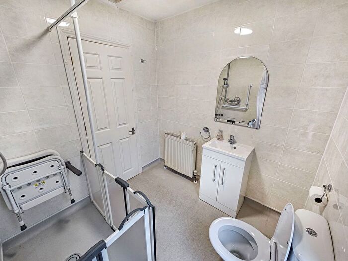 1 Bedroom Terraced House To Rent In Park Street, Batley, WF17