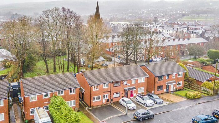 3 Bedroom End Terrace House For Sale In Vine Close, Shaw, Oldham, Greater Manchester, OL2