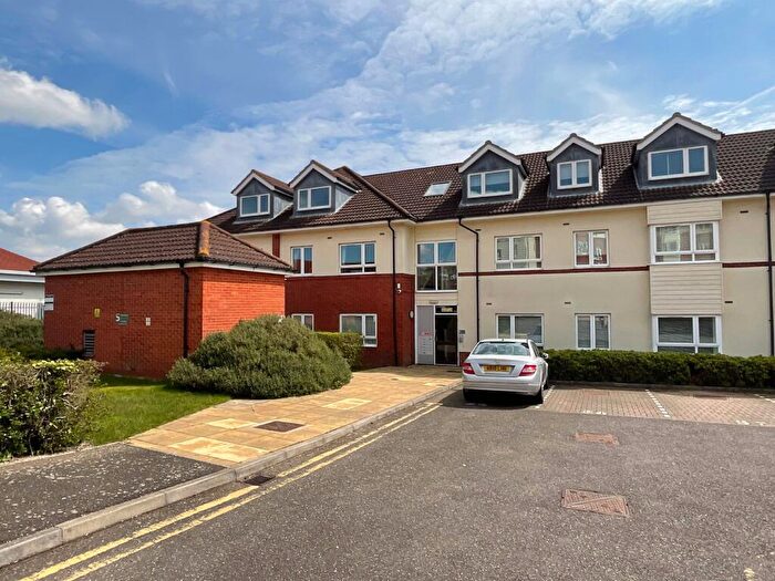 2 Bedroom Flat To Rent In Wilkinson Drop, Oak Road South, Benfleet, SS7