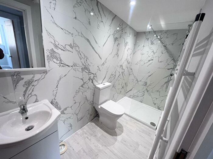 2 Bedroom Flat To Rent In Albion Street, Southwick, Brighton, BN42