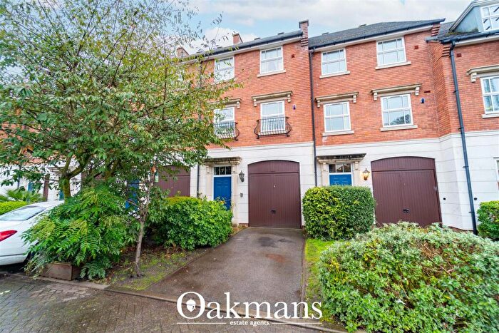 4 Bedroom Terraced House For Sale In Courtlands Close, Birmingham, B5