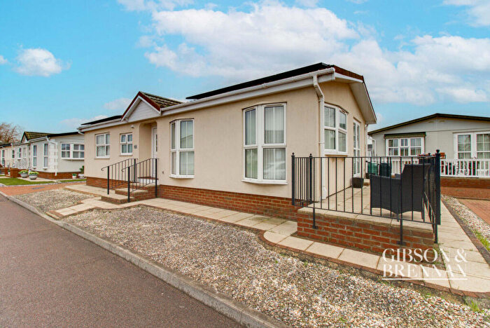 2 Bedroom Park Home For Sale In Creek Road, Canvey Island, SS8