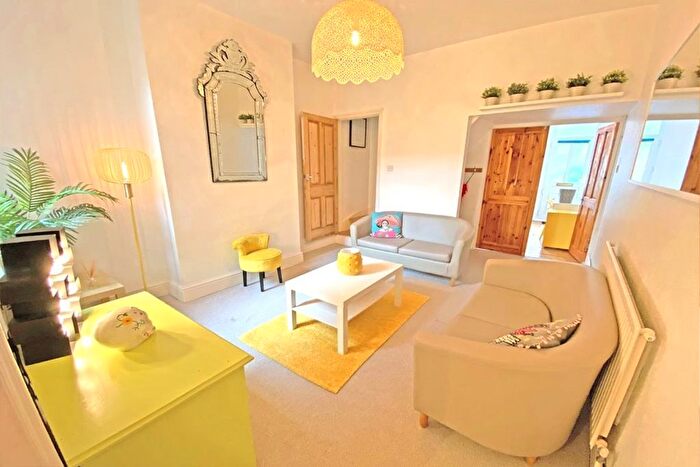4 Bedroom Terraced House To Rent In Hartopp Road, Leicester, LE2