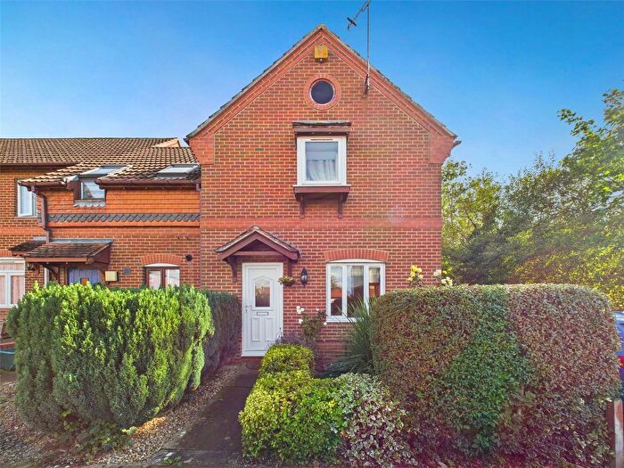 3 Bedroom End Terrace House For Sale In Woodbine Close, Abbeymead, Gloucester, Gloucestershire, GL4
