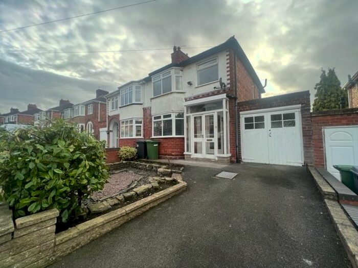 3 Bedroom Property To Rent In Fancourt Avenue, Penn, Wolverhampton, WV4