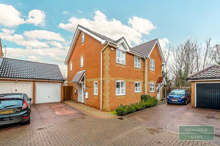 4 Bedroom Detached House For Sale In Calshot Avenue, Chafford Hundred, Grays, RM16