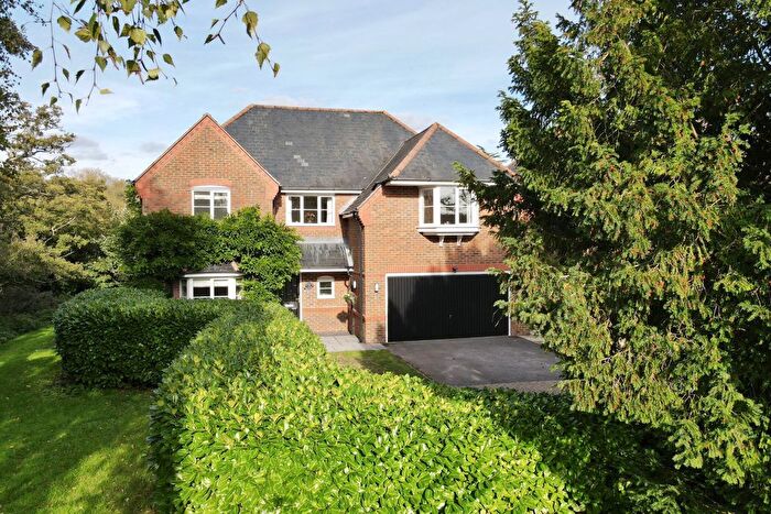 5 Bedroom Detached House For Sale In Shires Close, Ringwood, BH24