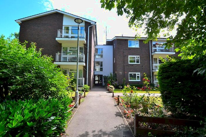3 Bedroom Flat To Rent In Murray Avenue, Bromley, BR1
