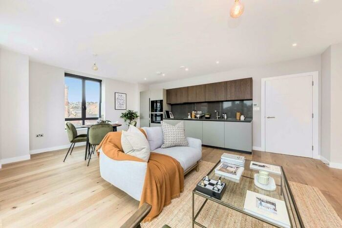 2 Bedroom Property To Rent In Archway Road, London, N6