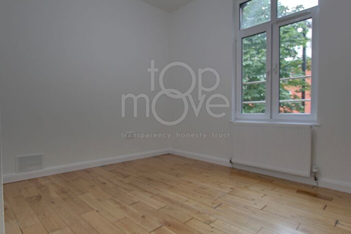 1 Bedroom Terraced House To Rent In Dovet Court, Mursell Estate, London, SW8