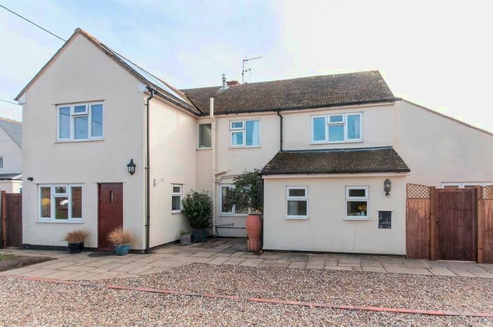 4 Bedroom Detached House To Rent In Chatter End, Farnham, Bishops Stortford, Herts, CM23