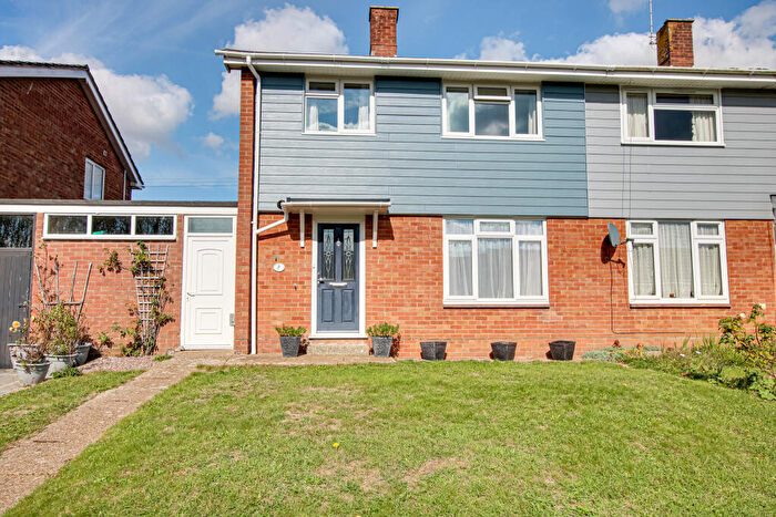 3 Bedroom Semi-Detached House For Sale In Bishop's Waltham, SO32