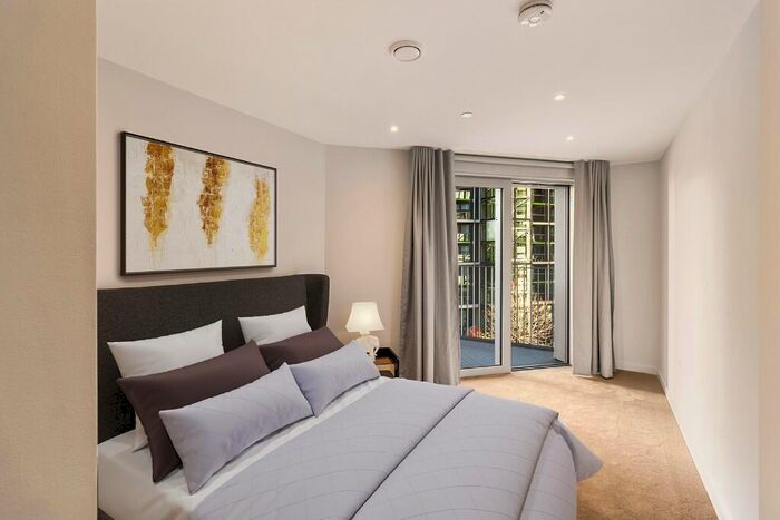 2 Bedroom Apartment To Rent In Nine Elms Lane, London, SW11