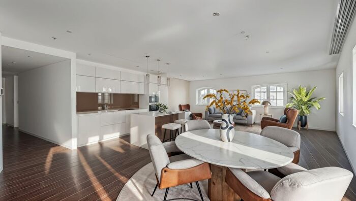 3 Bedroom Flat For Sale In Marconi House, Strand Covent, Garden, WC2R