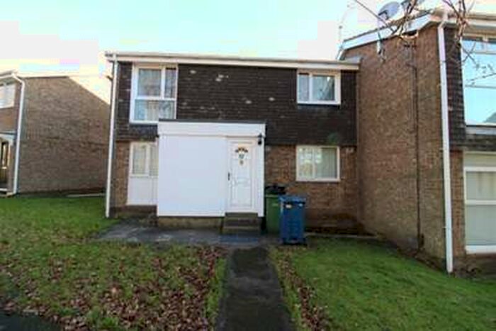 2 Bedroom Flat To Rent In Hogarth Drive, Washington, NE38