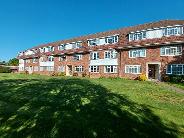 2 Bedroom Apartment To Rent In Hemingford Road, Cheam, SM3
