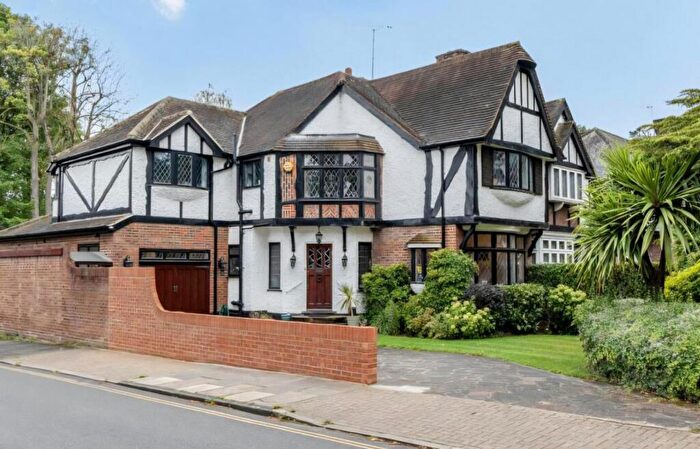 5 Bedroom Semi Detached House For Sale In Canons Drive, Edgware, HA8