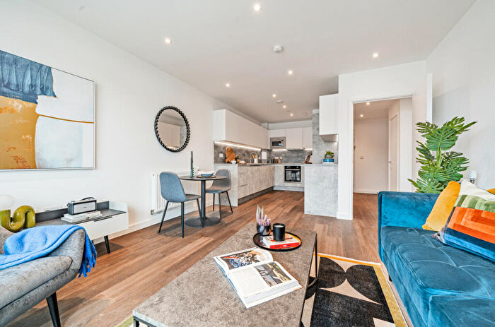 1 Bedroom Apartment To Rent In Bed, Rd Floor, Pumice, Quail Court In Elements, EN3