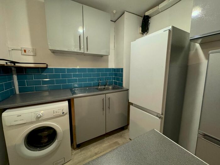 1 Bedroom Flat To Rent In Radstock Road, Southampton, SO19