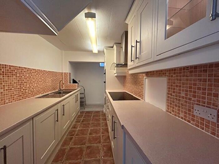 3 Bedroom House To Rent In Orchard Avenue, Rainham, RM13