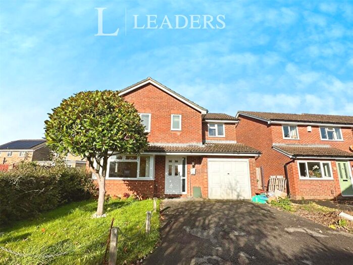 4 Bedroom Detached House For Sale In The Meadow, Denmead, Waterlooville, PO7