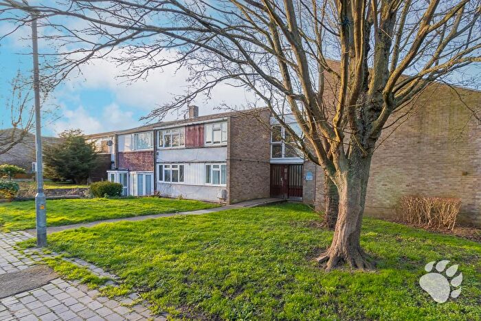 1 Bedroom Flat For Sale In Mynchens, Lee Chapel North, SS15