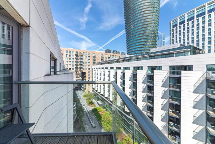 Apartment To Rent In Baltimore Wharf, Canary Wharf, London, E14