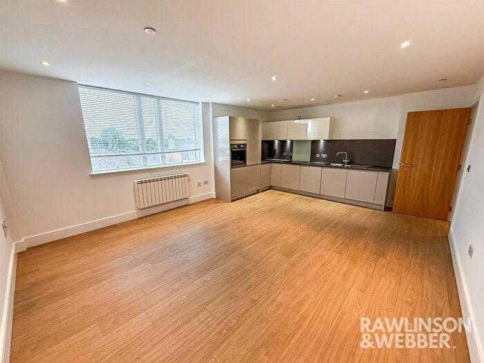 2 Bedroom Flat To Rent In Kinsheron Place, East Molesey, KT8