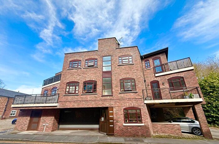 2 Bedroom Flat For Sale In Elizabeth Street, Macclesfield, SK11