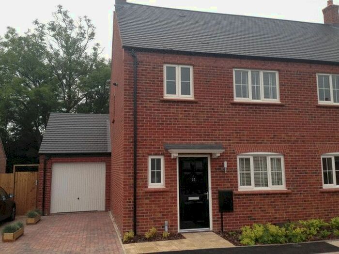 3 Bedroom Semi-Detached House To Rent In Greyhound Croft, Hinckley, LE10