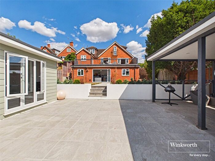 4 Bedroom Detached House For Sale In Grove Hill, Emmer Green, Reading, Berkshire, RG4