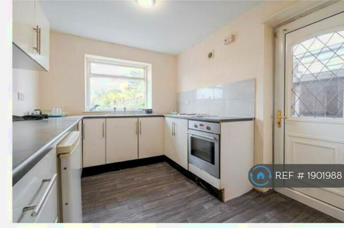 3 Bedroom Semi-Detached House To Rent In Southfield Road, Winterton, Scunthorpe, DN15