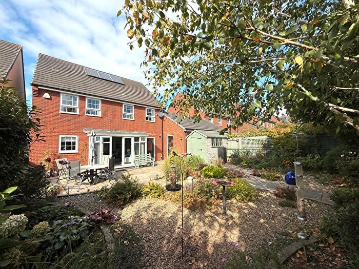 4 Bedroom Detached House For Sale In Veysey Close, Exeter, EX2